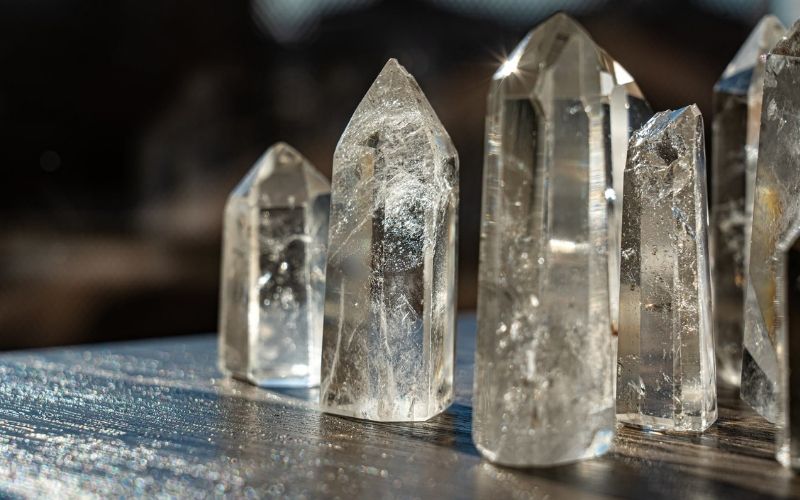clear quartz crystal guide
